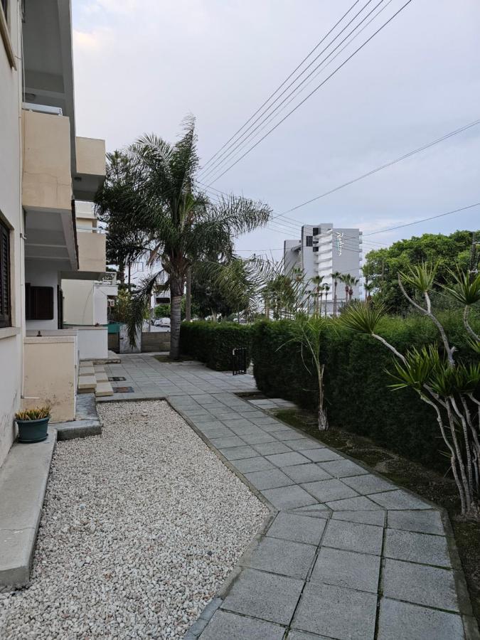 Sea Apartments ลาร์นาคา ภายนอก รูปภาพ