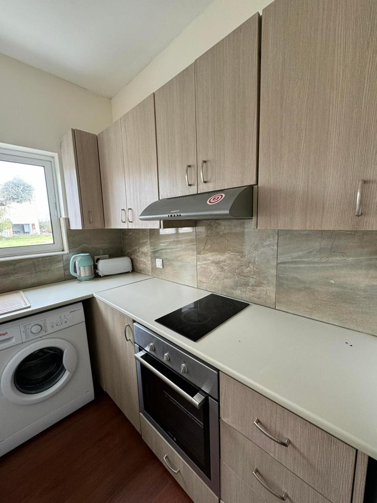 Sea Apartments ลาร์นาคา ภายนอก รูปภาพ